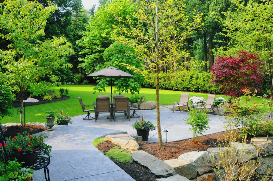 Types of Businesses That Need Landscaping Insurance